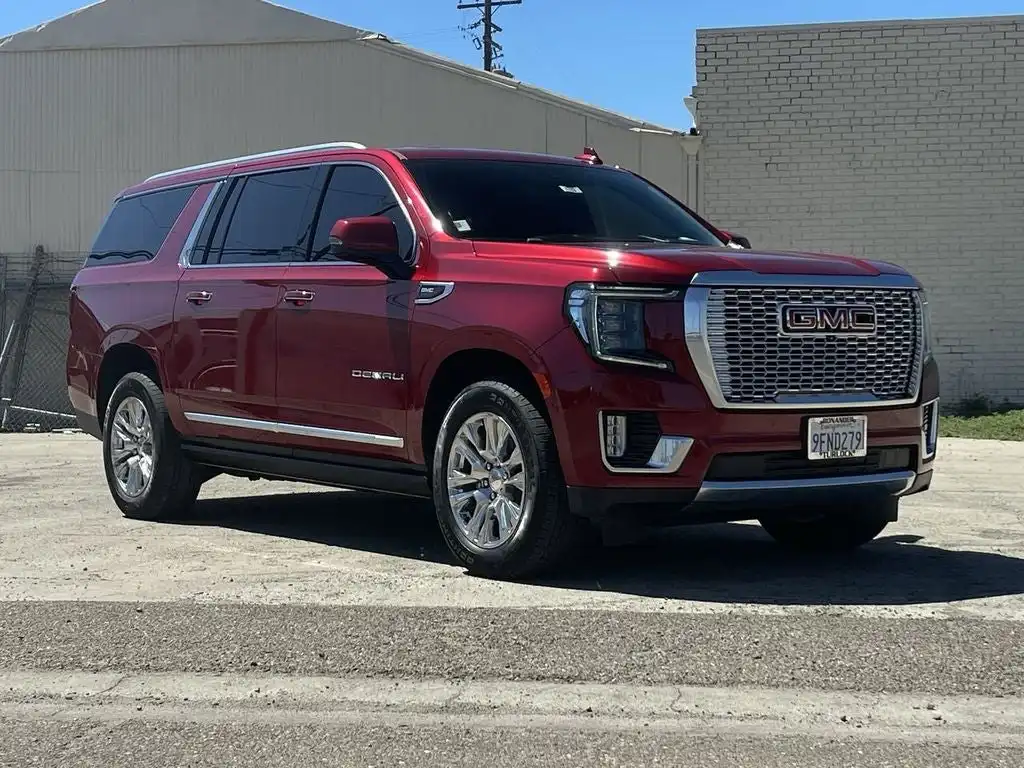2023 GMC Yukon Denali AWD's photo