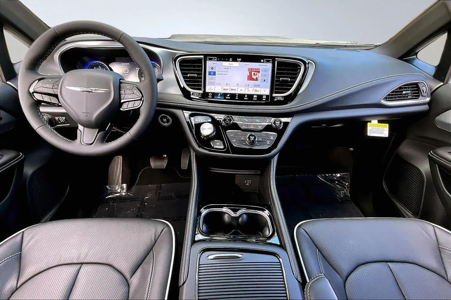 2026 Chrysler Pacifica Limited photo 5