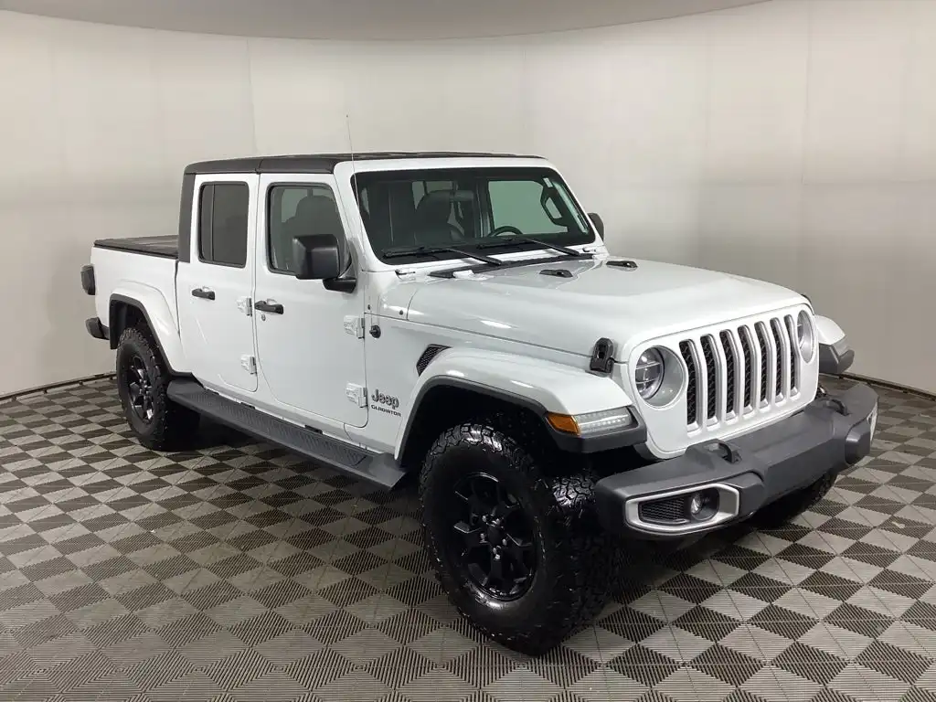 2020 Jeep Gladiator Overland's photo