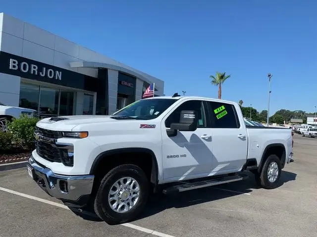 2025 Chevrolet Silverado HD LT 4WD Crew Cab Standard Box photo 1