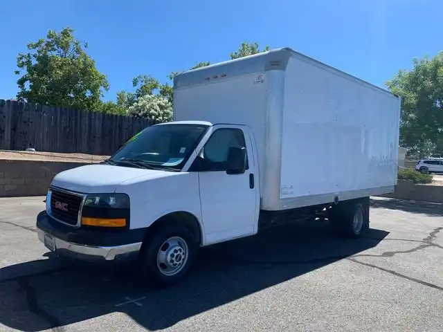 2017 GMC Savana 3500 177" WB's photo