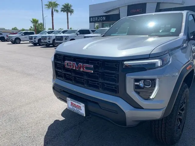2026 GMC Canyon Elevation 2WD Crew Cab Short Box photo 3