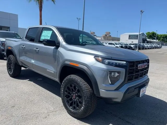 2026 GMC Canyon Elevation 2WD Crew Cab Short Box photo 4