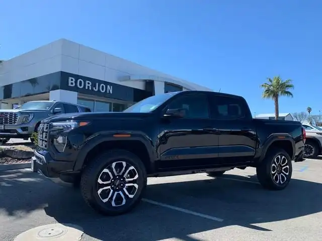 2026 GMC Canyon 4WD AT4 Crew Cab Short Box's photo