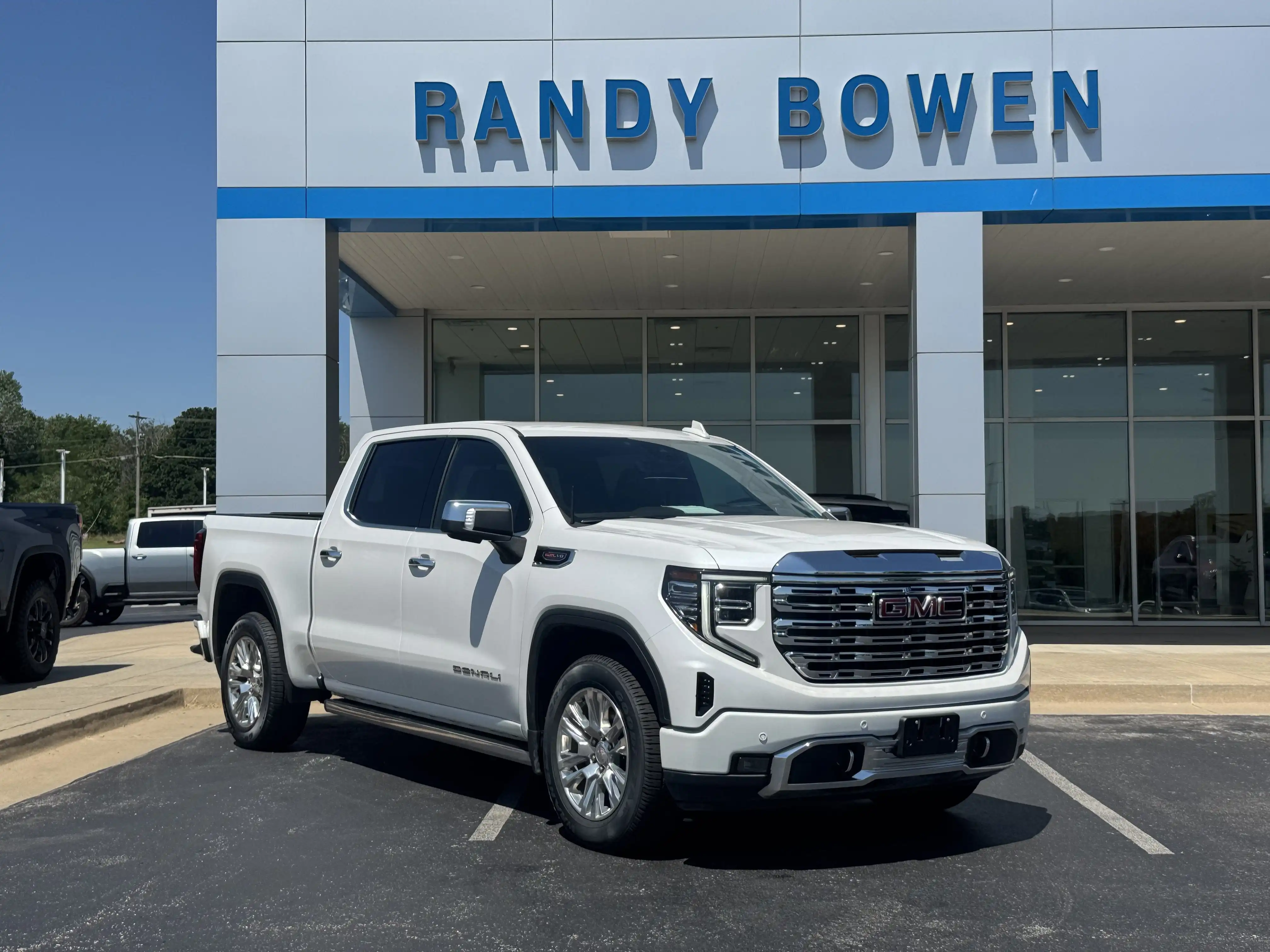 2022 GMC Sierra 4WD Crew Cab Short Box Denali's photo