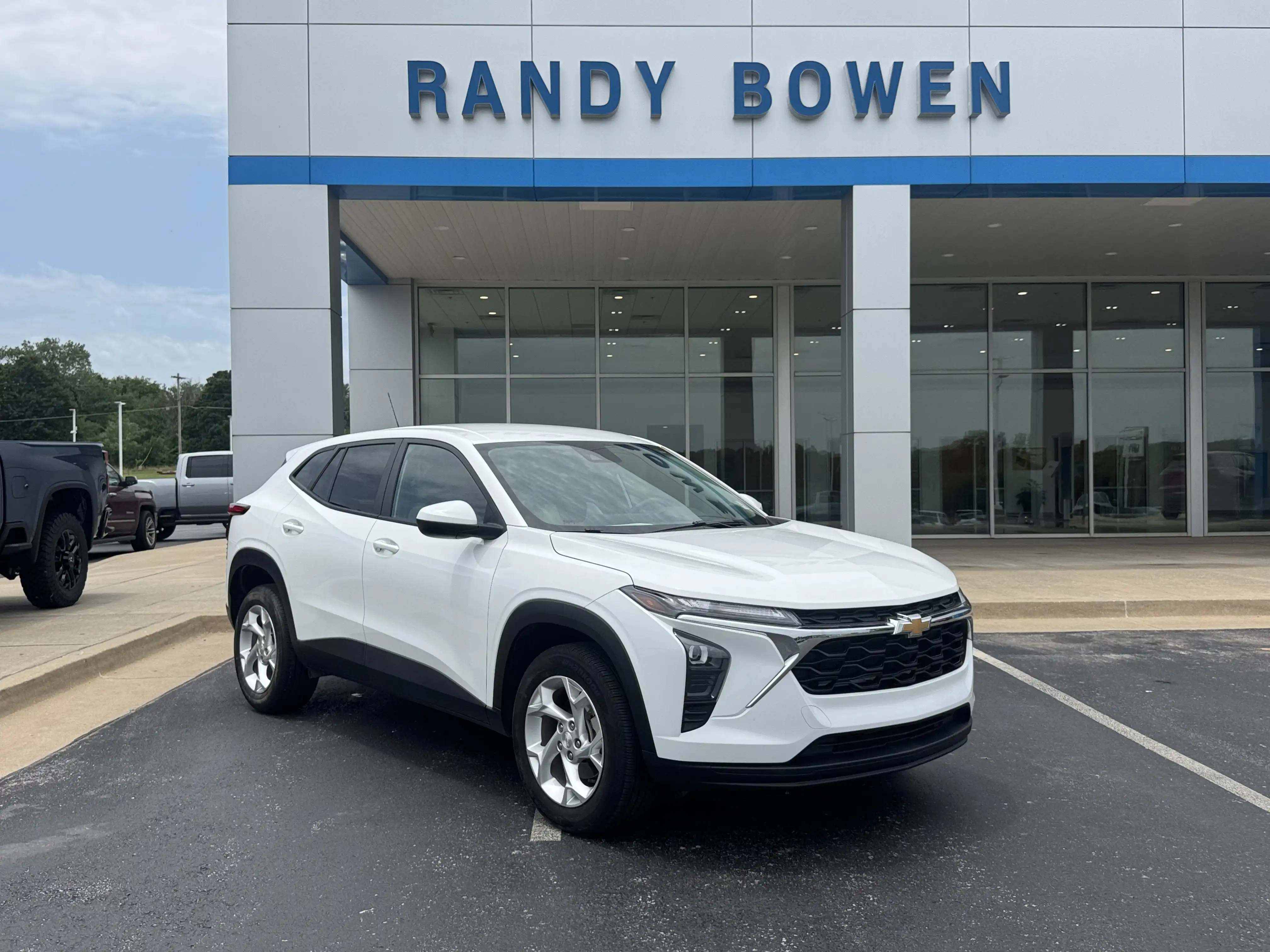 2024 Chevrolet Trax LS's photo