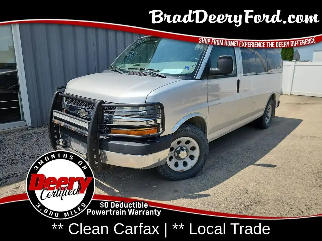 2011 Chevrolet Express 1500 LT's photo
