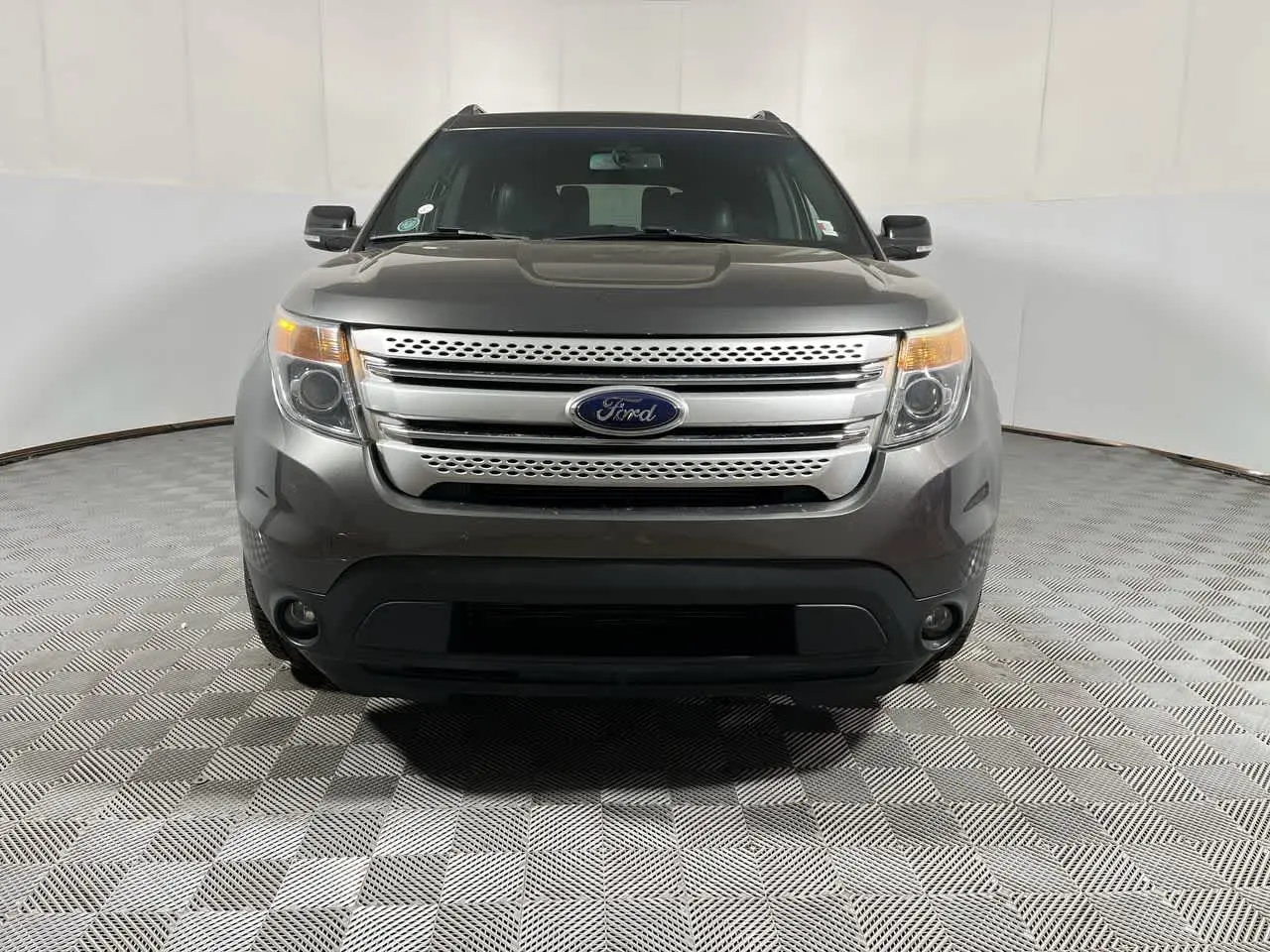 2015 Ford Explorer XLT 4x4 photo 3