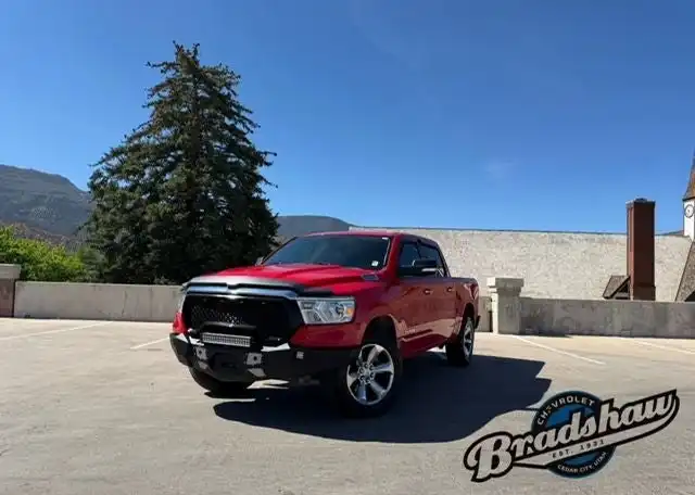 2020 RAM 1500 Big Horn/Lone Star 4WD Crew Cab 5'7's photo