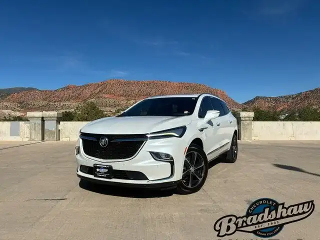 2022 Buick Enclave Essence AWD's photo