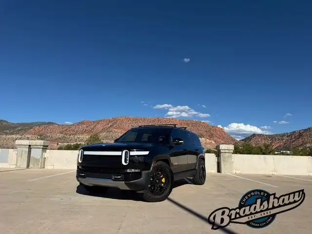 2023 Rivian R1S Adventure Quad-Motor Large Pack's photo