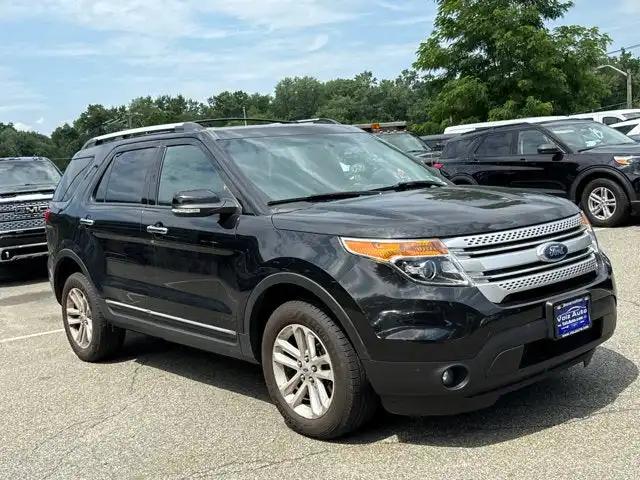 2015 Ford Explorer XLT 4x4's photo