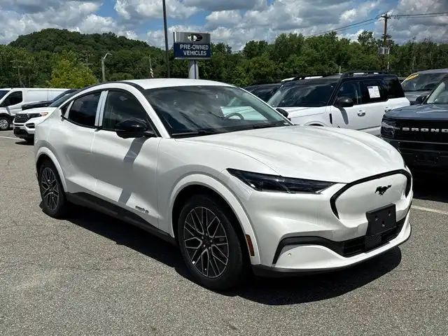 2026 Ford Mustang-Mach-e Premium's photo
