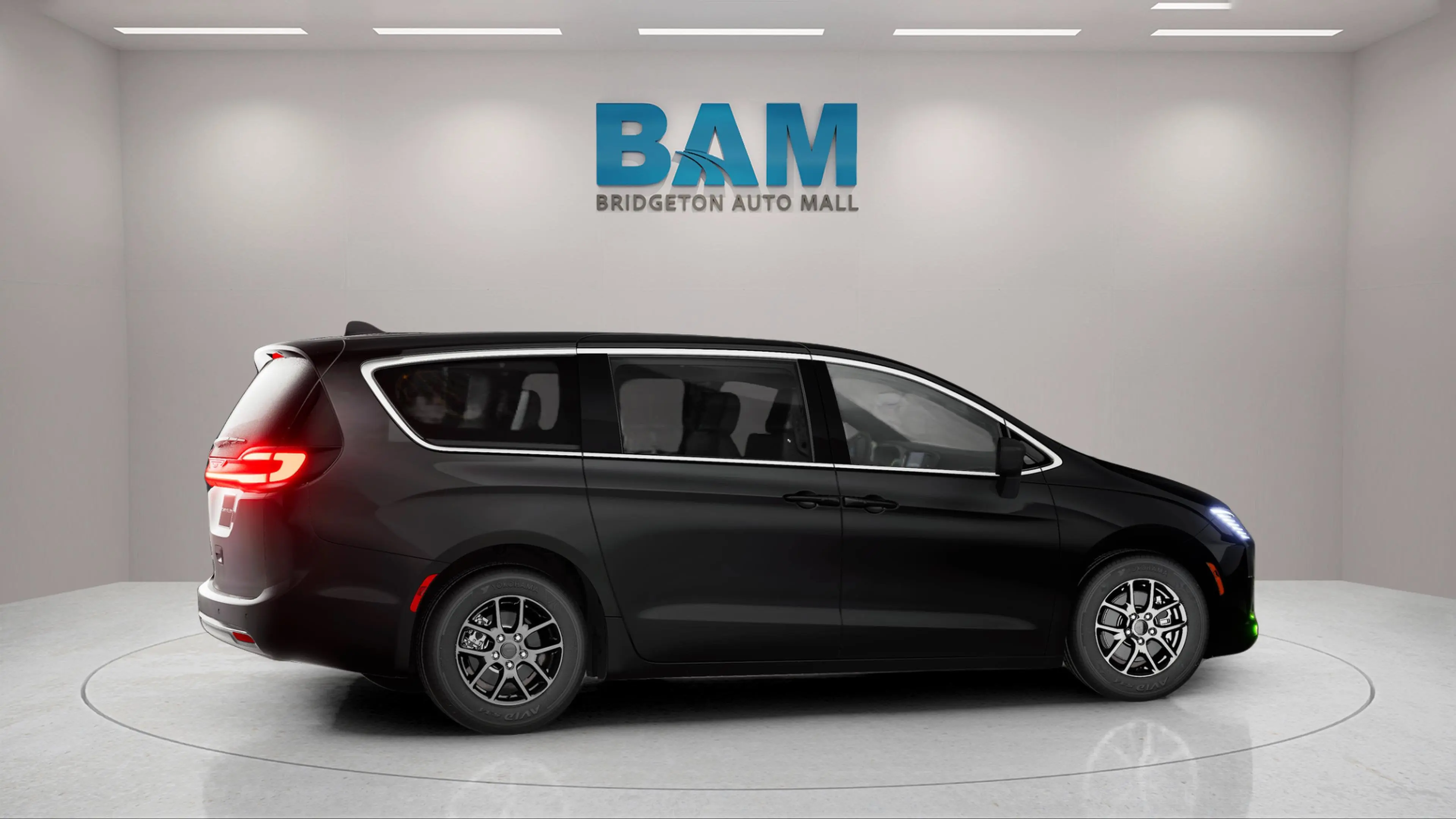 2027 Chrysler Pacifica Select photo 4