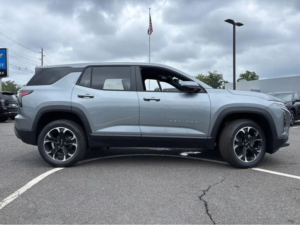 2026 Chevrolet Equinox AWD LT 1.5T photo 5