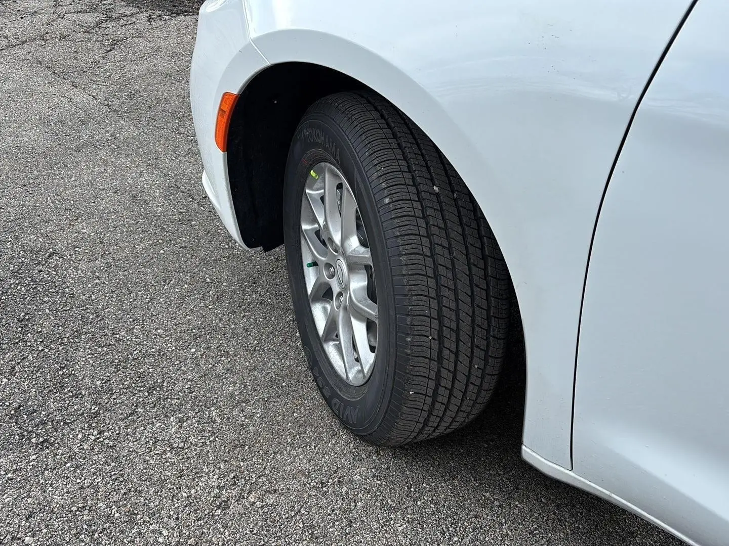2026 Chrysler Pacifica Select photo 4