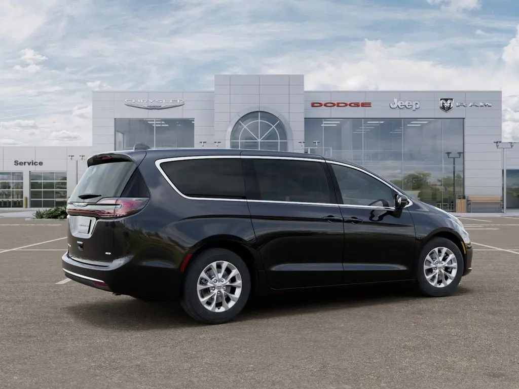 2026 Chrysler Pacifica Select AWD photo 4