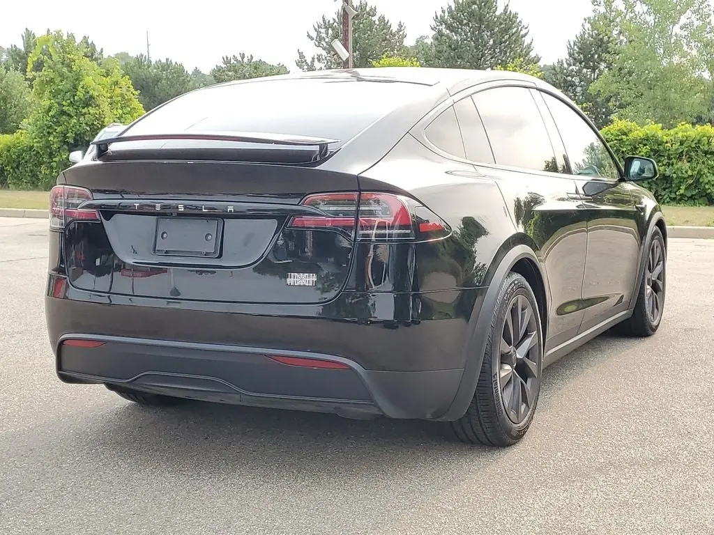 2023 Tesla Model X Plaid photo 4