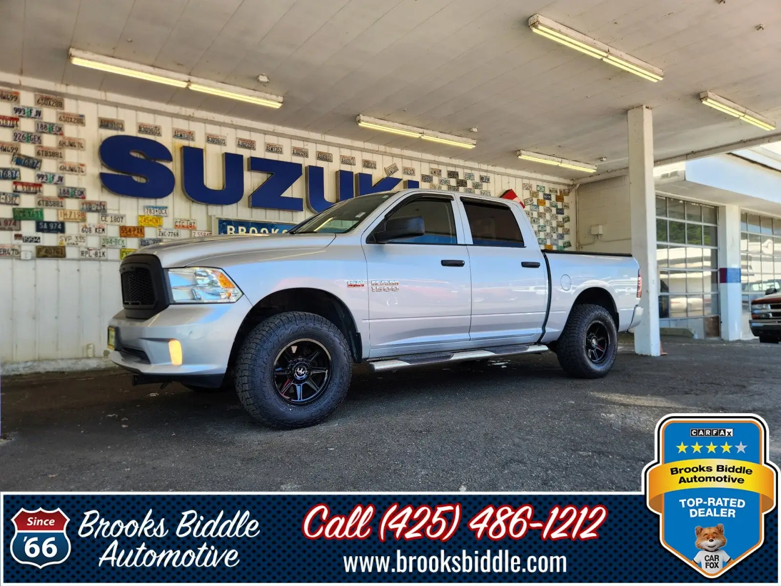 2015 RAM 1500 Express 4x4 Crew Cab photo 1