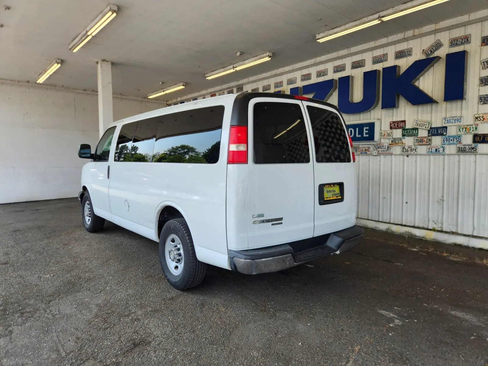 2011 Chevrolet Express 2500 LS photo 5