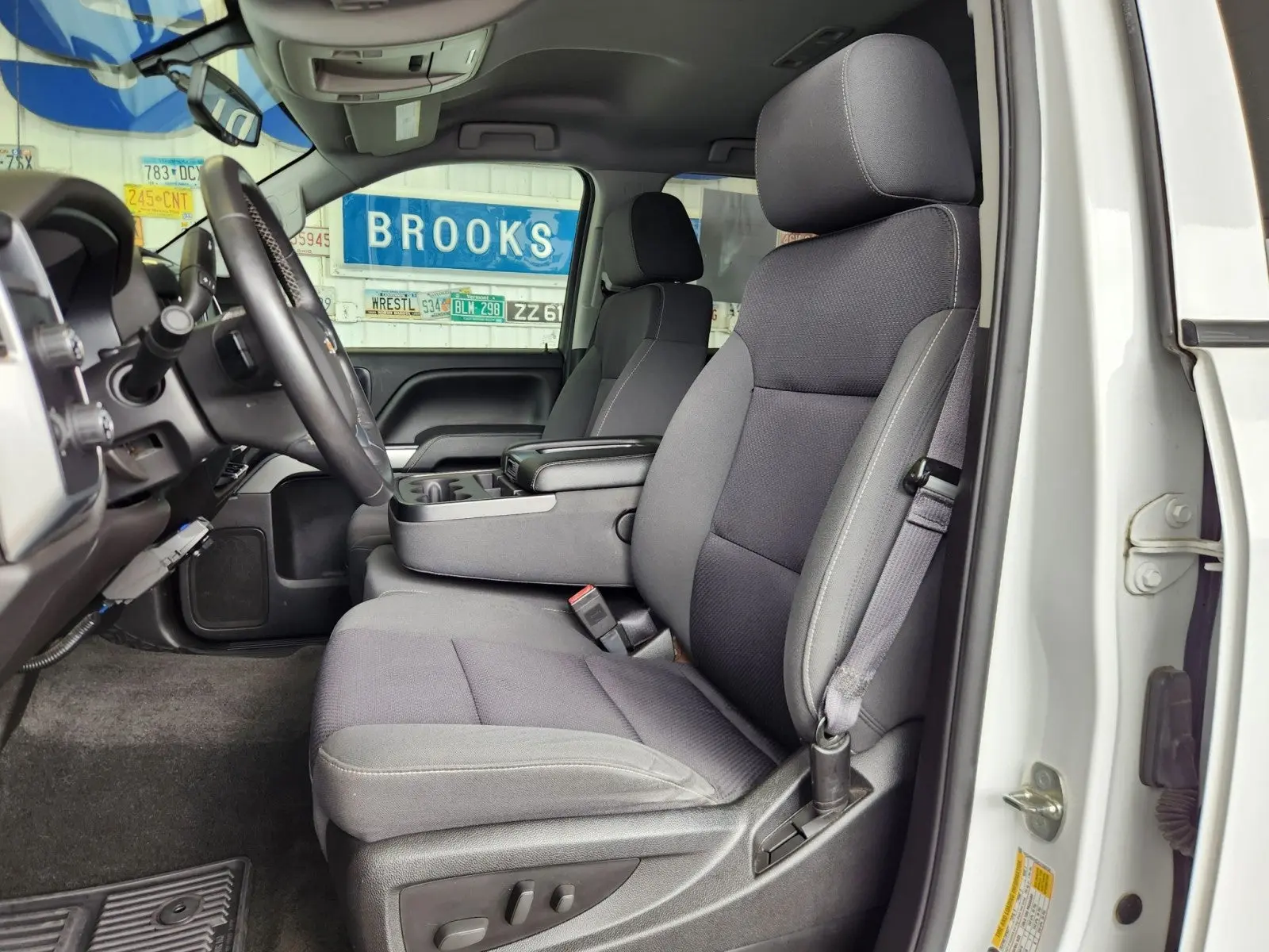 2014 Chevrolet Silverado 1500 LT 4X4 Double Cab Std Box photo 4