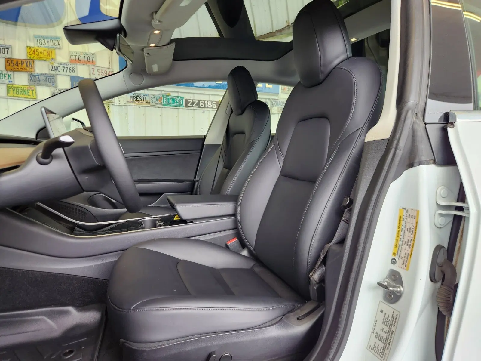 2020 Tesla Model 3 Standard Range Plus photo 4