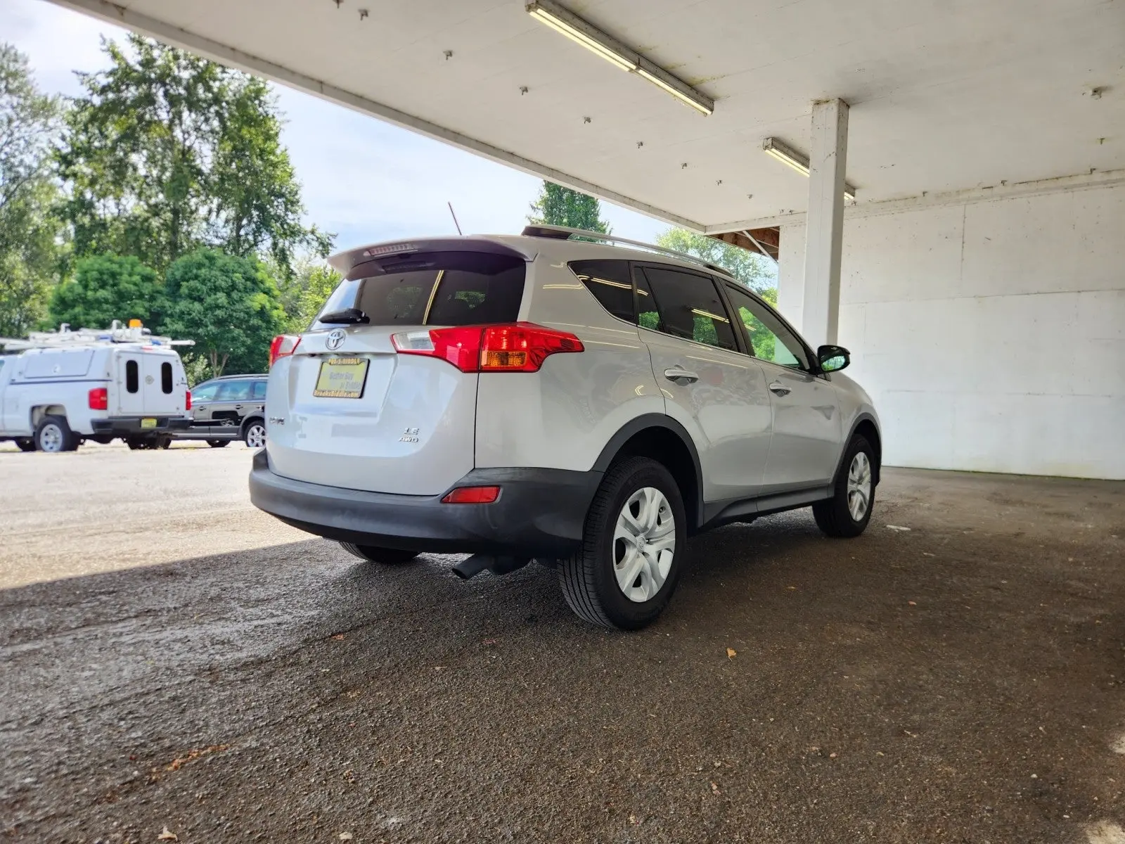 2015 Toyota RAV4 LE AWD photo 3