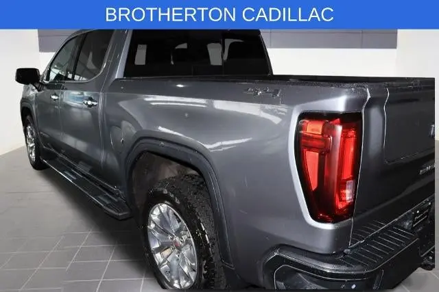 2021 GMC Sierra 4WD Crew Cab Short Box SLT photo 3