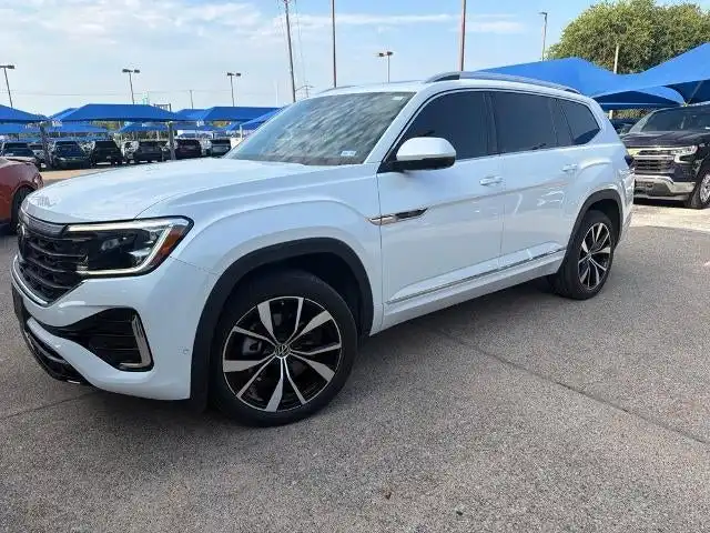 2024 Volkswagen Atlas 2.0T SEL Premium R-Line 4MOTION's photo