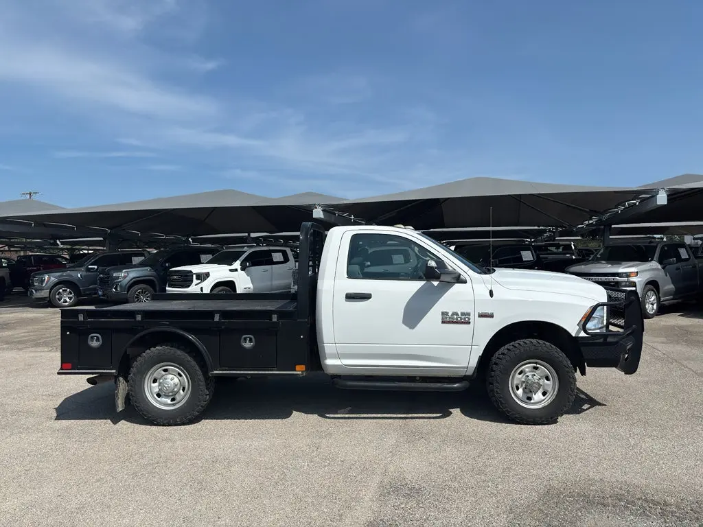 2017 RAM 2500 Tradesman 4X4 Regular Cab photo 4