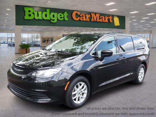 2017 Chrysler Pacifica Touring's photo