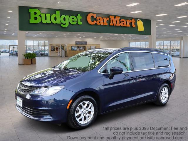 2017 Chrysler Pacifica Touring photo 1