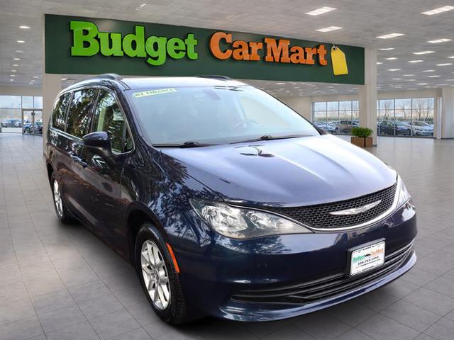 2017 Chrysler Pacifica Touring photo 4