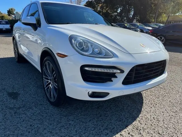 2013 Porsche Cayenne Turbo photo 5