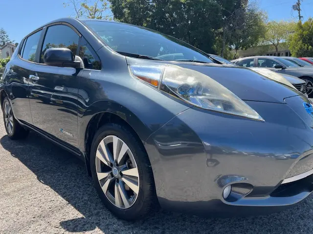 2013 Nissan Leaf SL photo 5