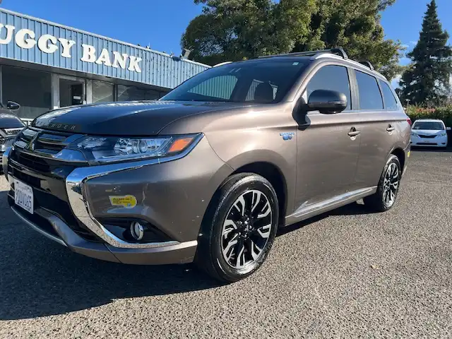 2018 Mitsubishi Outlander SEL PHEV S-AWC's photo