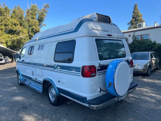 1995 Dodge Ram Van undefined photo 3