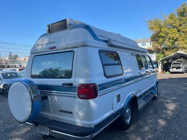 1995 Dodge Ram Van undefined photo 4