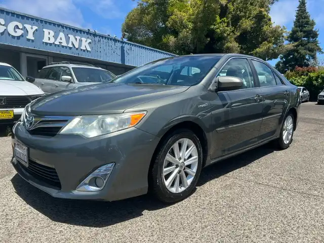 2014 Toyota Camry 2.5 Auto XLE Hybrid's photo