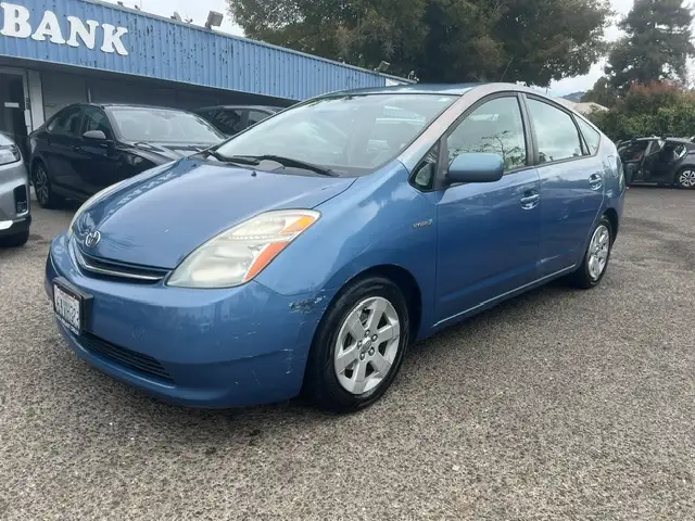 2009 Toyota Prius Hatchback 4D photo 1