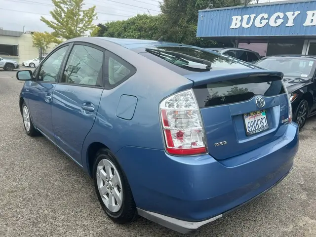 2009 Toyota Prius Hatchback 4D photo 3