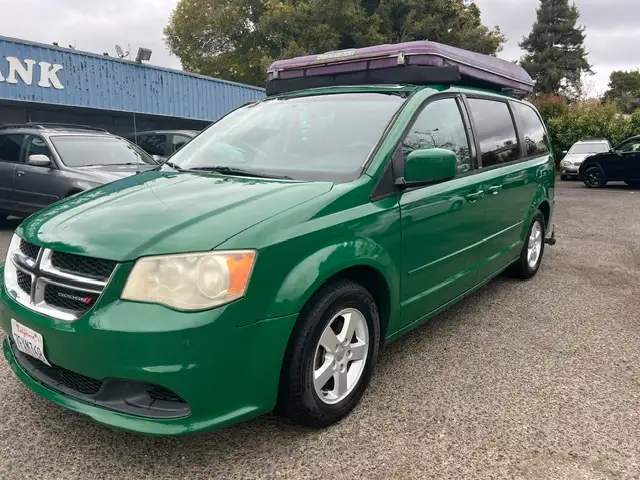 2013 Dodge Grand Caravan SXT's photo
