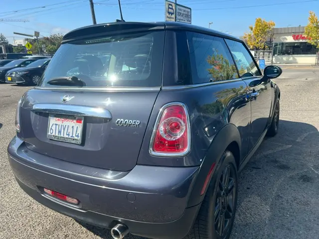2012 MINI Cooper Base photo 4