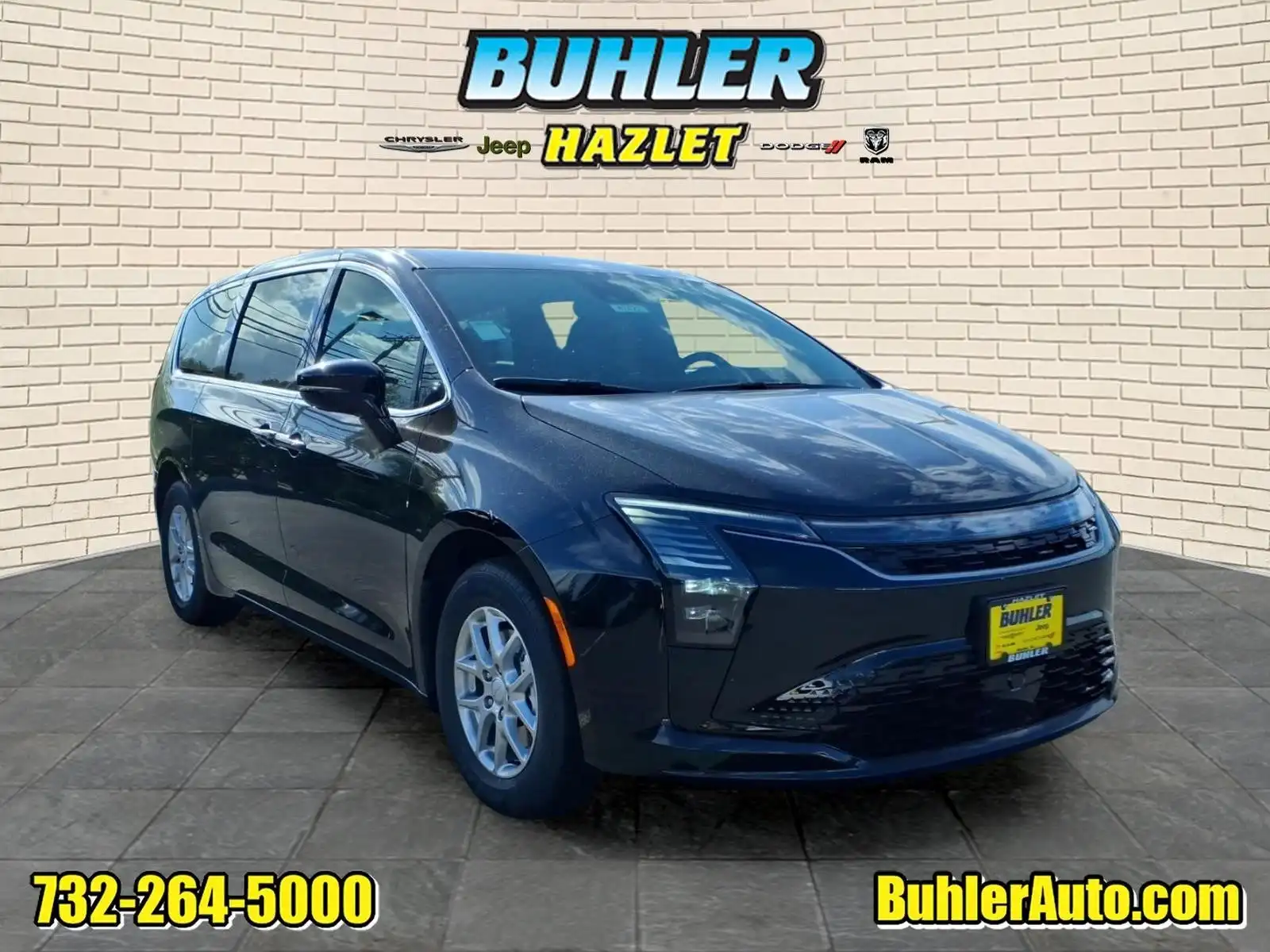 2027 Chrysler Pacifica Select's photo