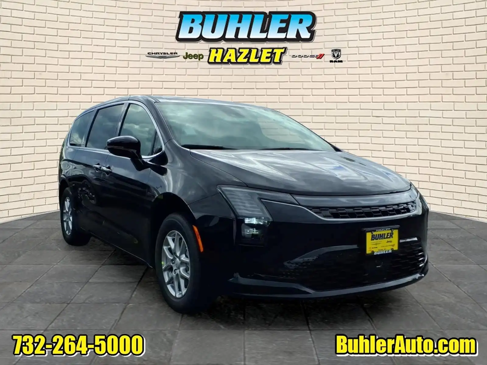 2027 Chrysler Pacifica Select's photo