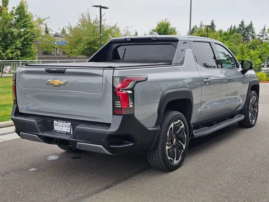 2026 Chevrolet Silverado EV LT Max Range photo 5
