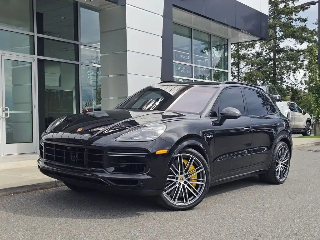 2021 Porsche Cayenne Turbo S E-Hybrid's photo