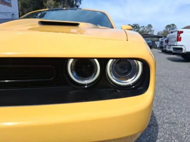 2017 Dodge Challenger SXT photo 4