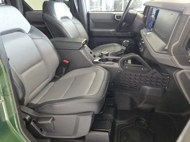 2024 Ford Bronco Everglades 4x4 photo 3