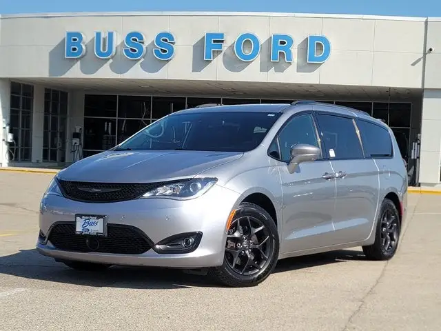 2020 Chrysler Pacifica Touring L Plus photo 1